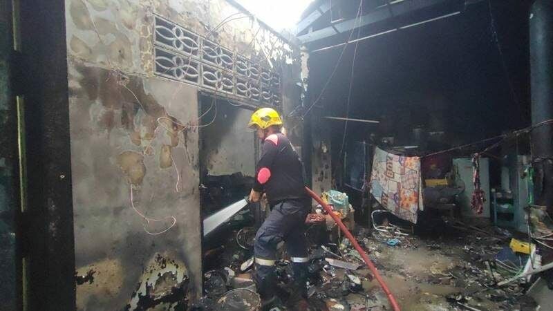 Shocking house fire in Pathum Thani claims life of a bedridden man