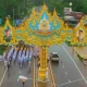 Phetchaburi unveils arch to celebrate Thai king’s 72nd birthday