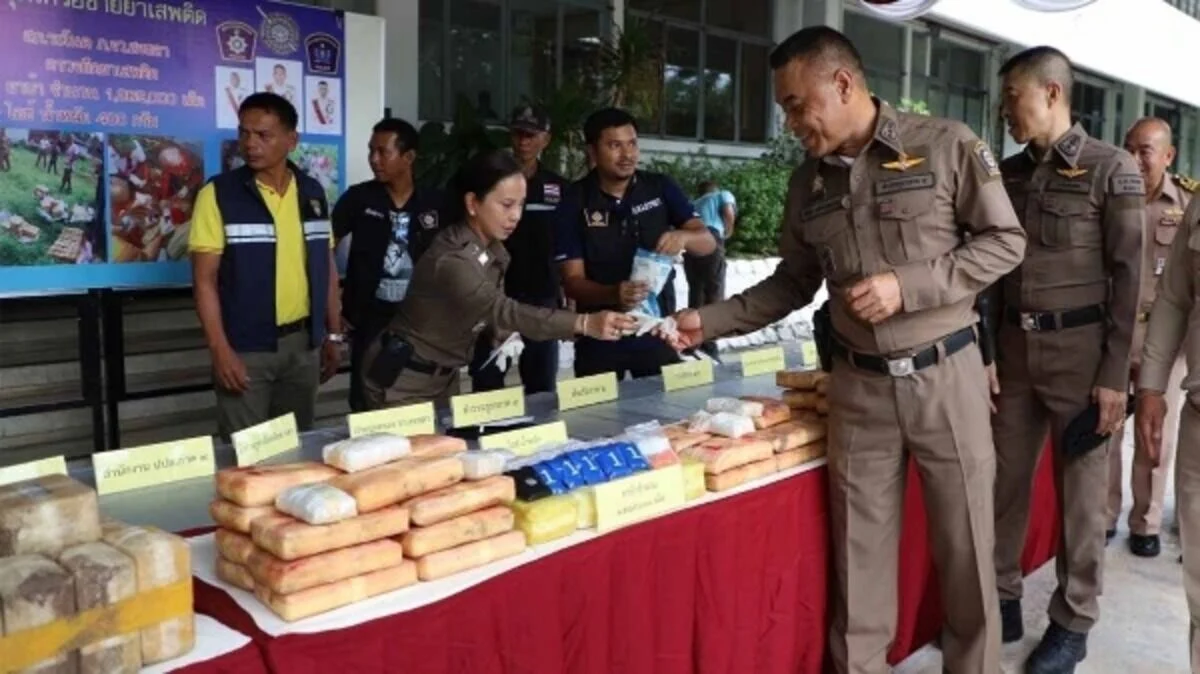 Songkhla police seize over 30 million baht in meth and ice